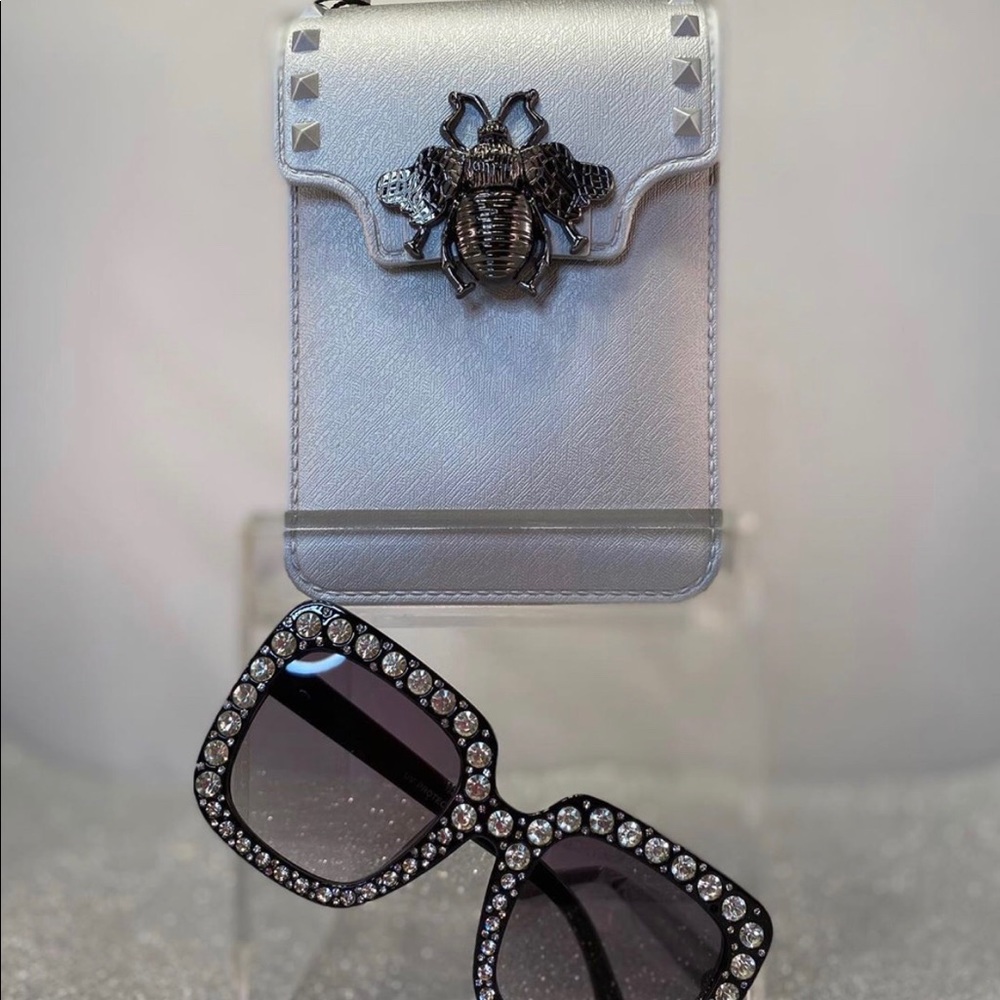 Bumble Bee Bags - Picture 6 of 13